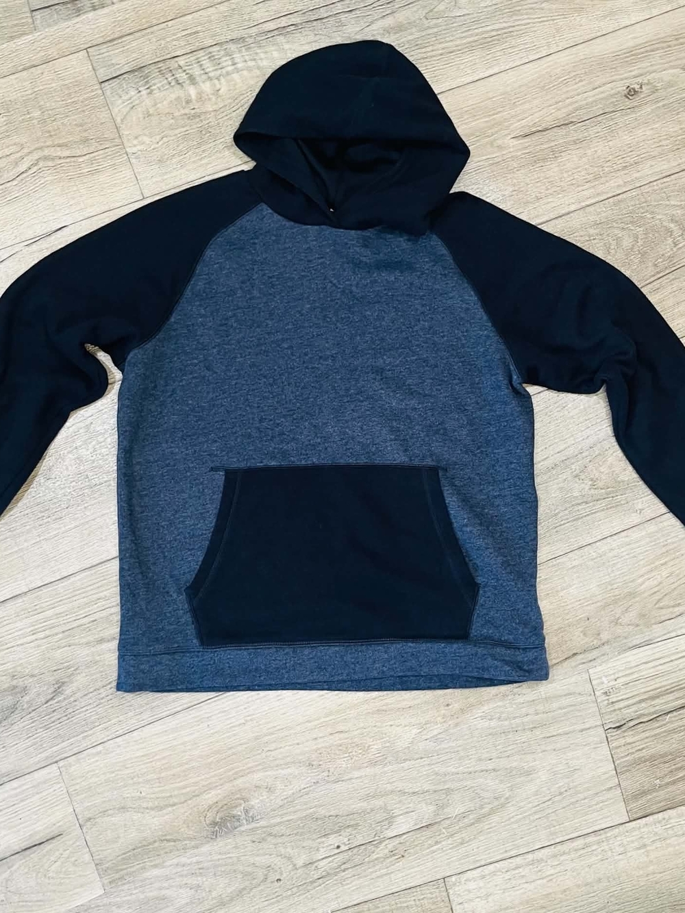 tek gear Two-Tone Raglan Hoodie in Navy & Heather Gray